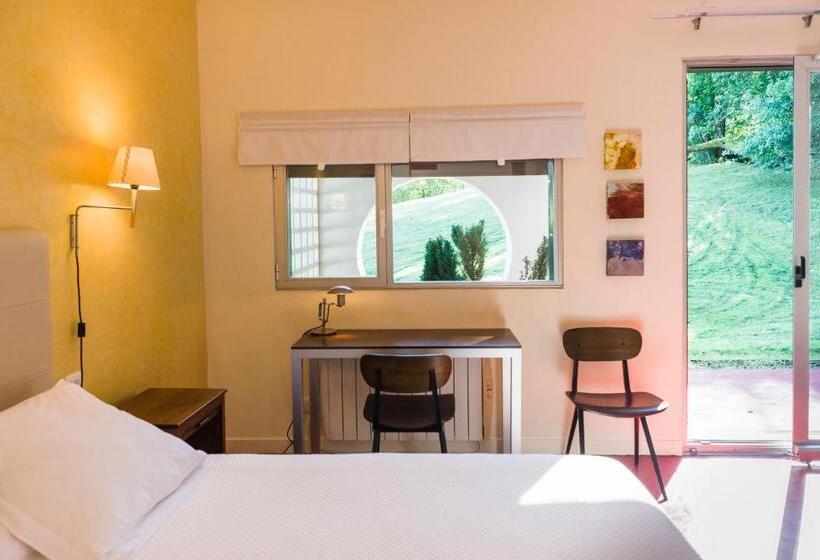 סטודיו דלוקס, La Posada De Babel