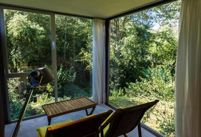 דירת שלושה חדרים, La Posada De Babel