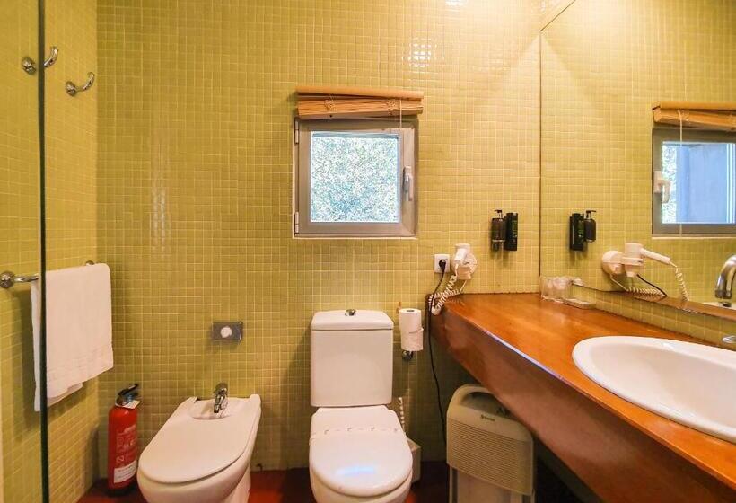 דירת שלושה חדרים, La Posada De Babel