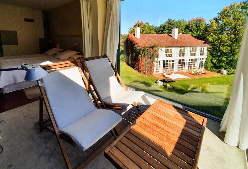 דירת שלושה חדרים, La Posada De Babel