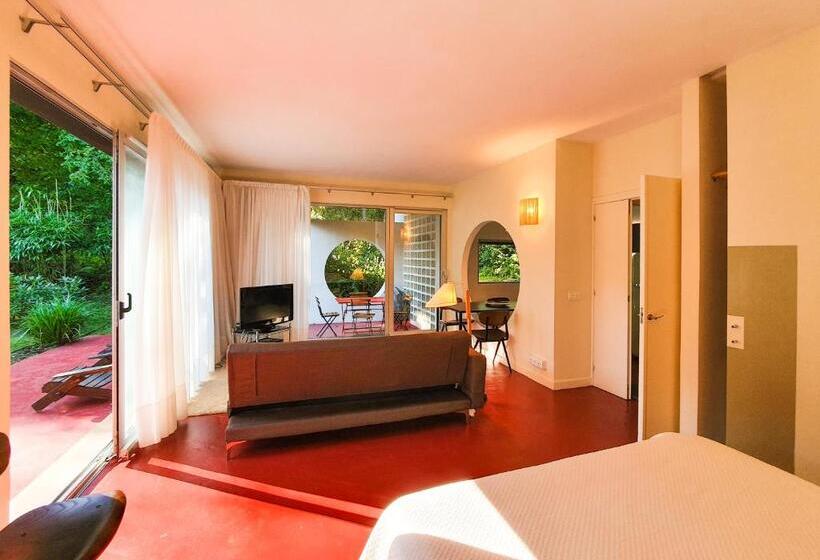 סטודיו דלוקס, La Posada De Babel