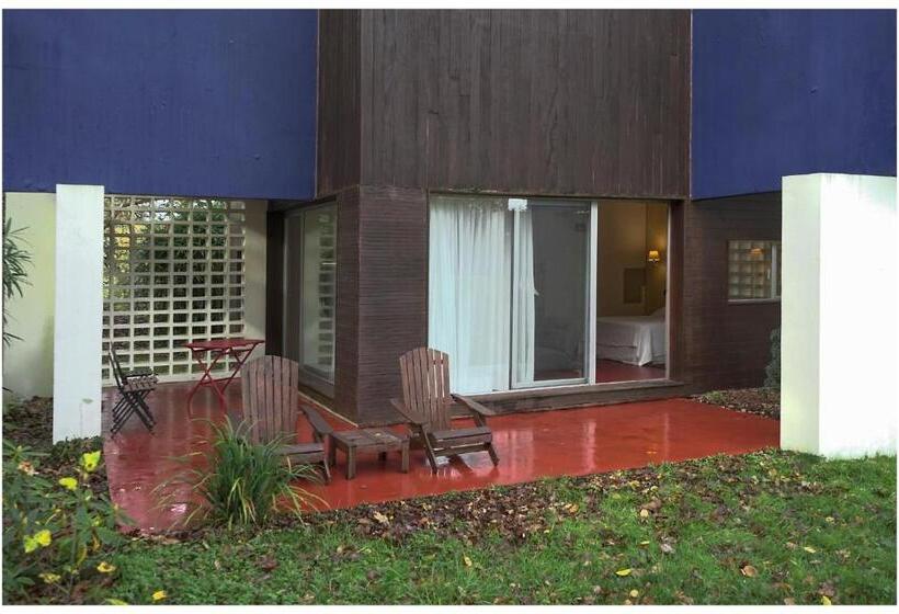 דירת שלושה חדרים, La Posada De Babel