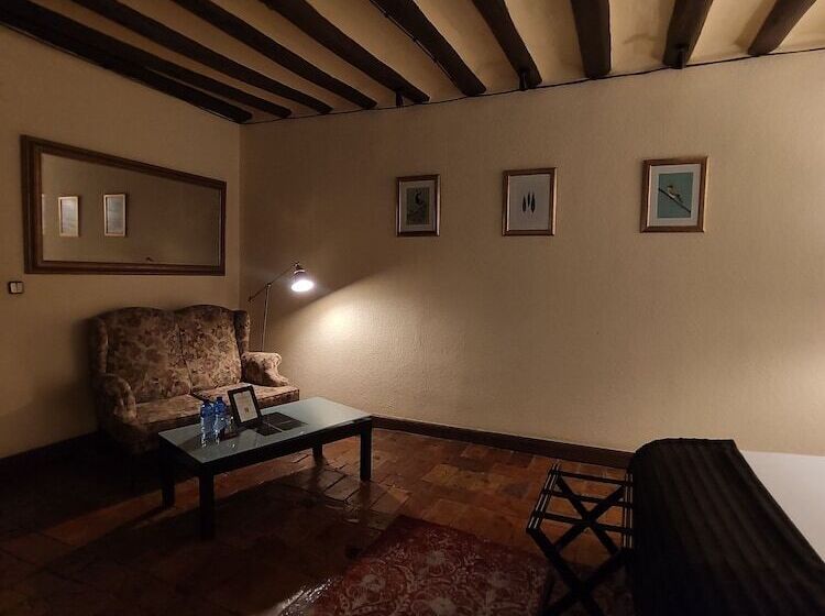 Номер Стандарт, Posada Mayor De Migueloa