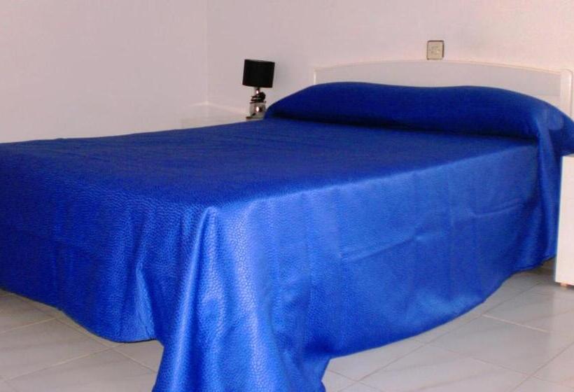 חדר אקונומי, Rancho Del Mar