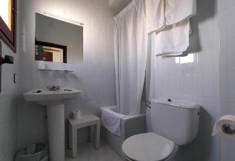 חדר בסיסי, Rancho Del Mar