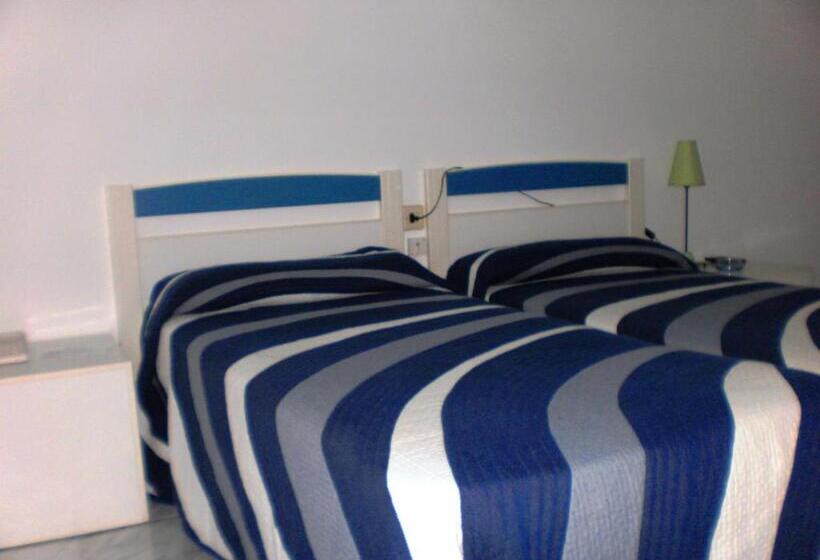 חדר אקונומי, Rancho Del Mar