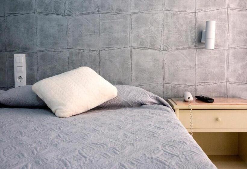 اتاق استاندارد یک نفره, Reina Victoria