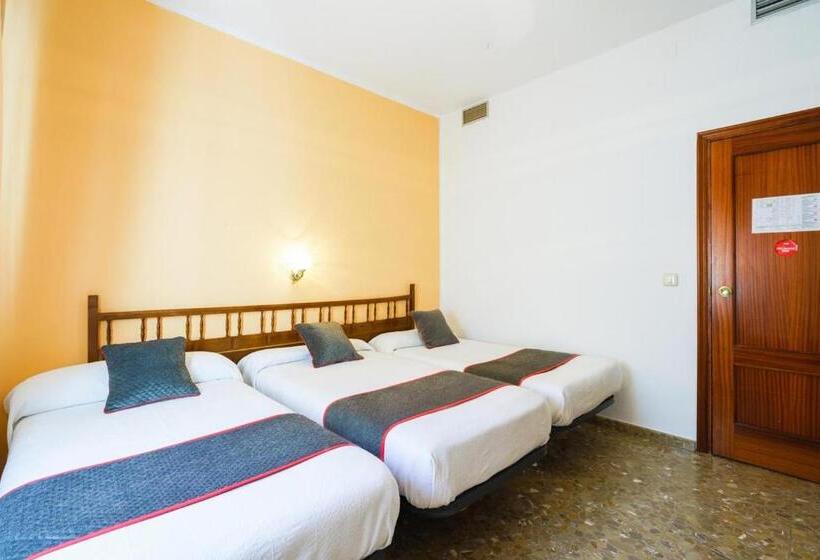 اتاق استاندارد سه نفره, Restaurante Moya