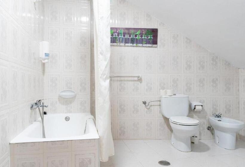 스탠다드 트리플 룸, Alojamiento Calzada Romana