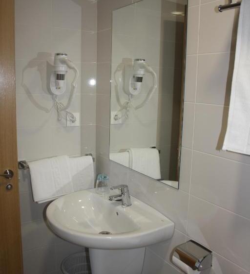 غرفة قياسية فردية, Lupa