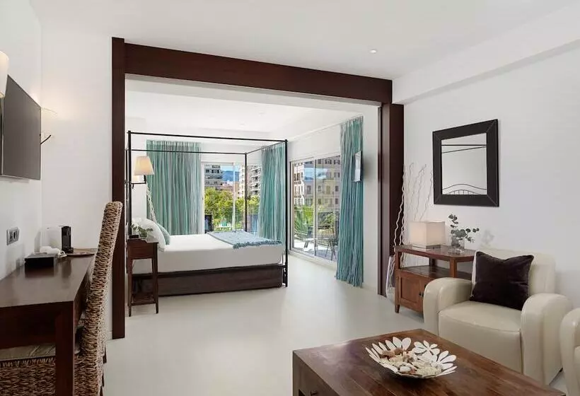 Suite, Saratoga