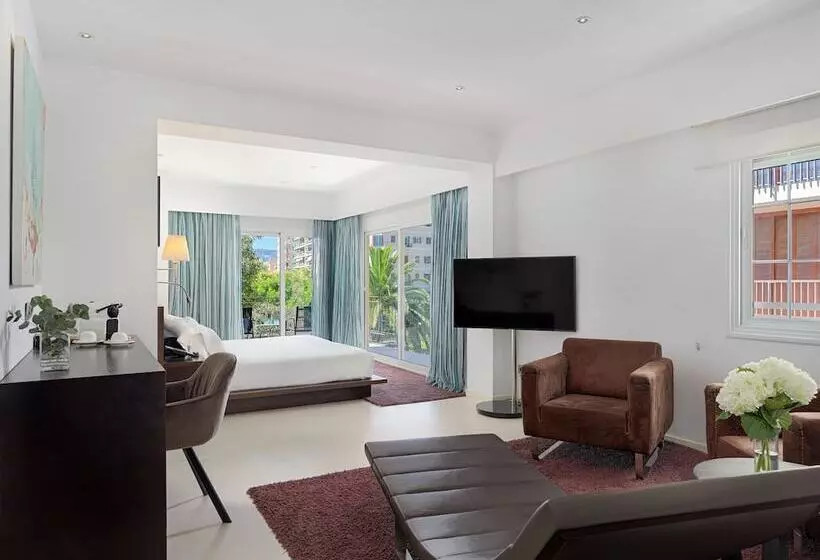 Suite, Saratoga