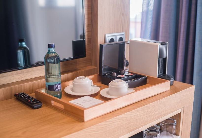 高级套房, Saratoga