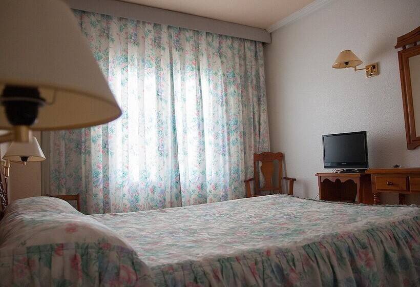 غرفة قياسية, Terraza Carmona