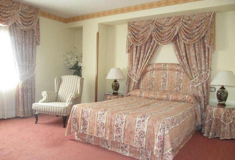 جناح جونيور, Sercotel Cuatro Postes