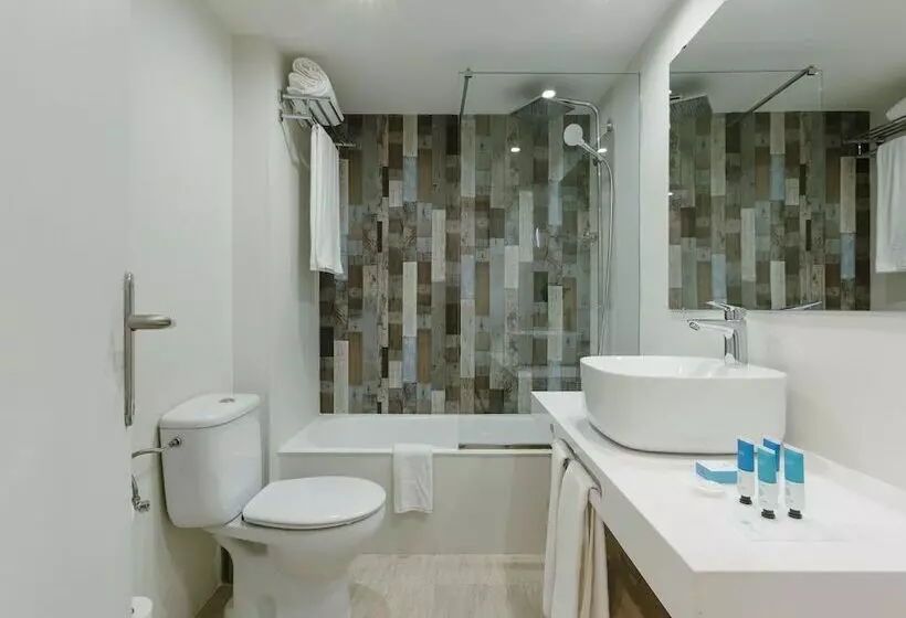 اتاق استاندارد با چشم‌انداز دریا, Leonardo Royal Hotel Ibiza Santa Eulalia