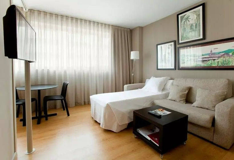اتاق استاندارد سه نفره, Aparthotel Atenea Barcelona