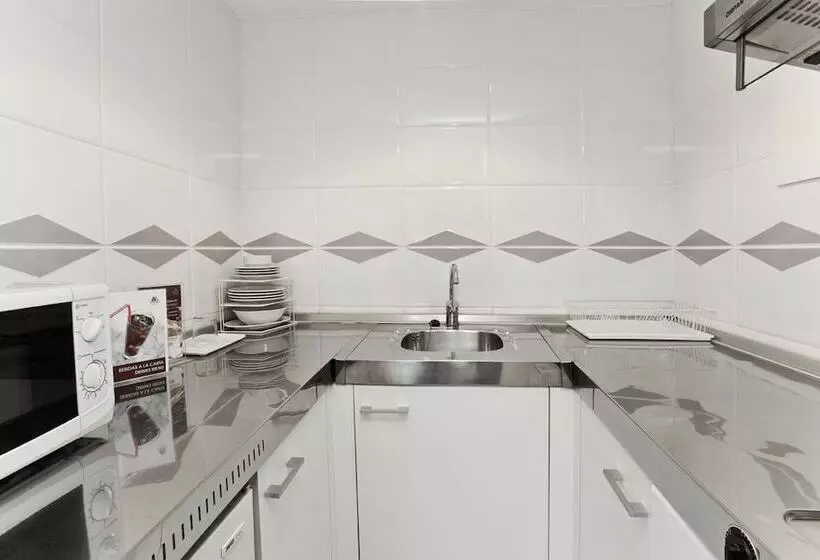 اتاق استاندارد سه نفره, Aparthotel Atenea Barcelona