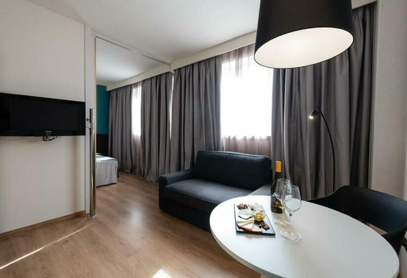 Quarto Superior, Aparthotel Atenea Barcelona