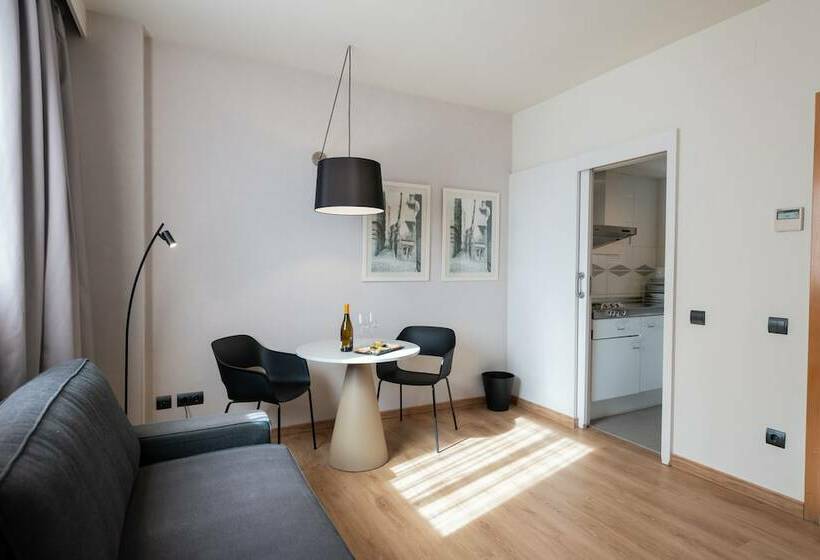 Quarto Superior, Aparthotel Atenea Barcelona