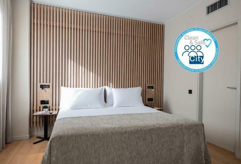 اتاق پرمیوم, Aparthotel Atenea Barcelona