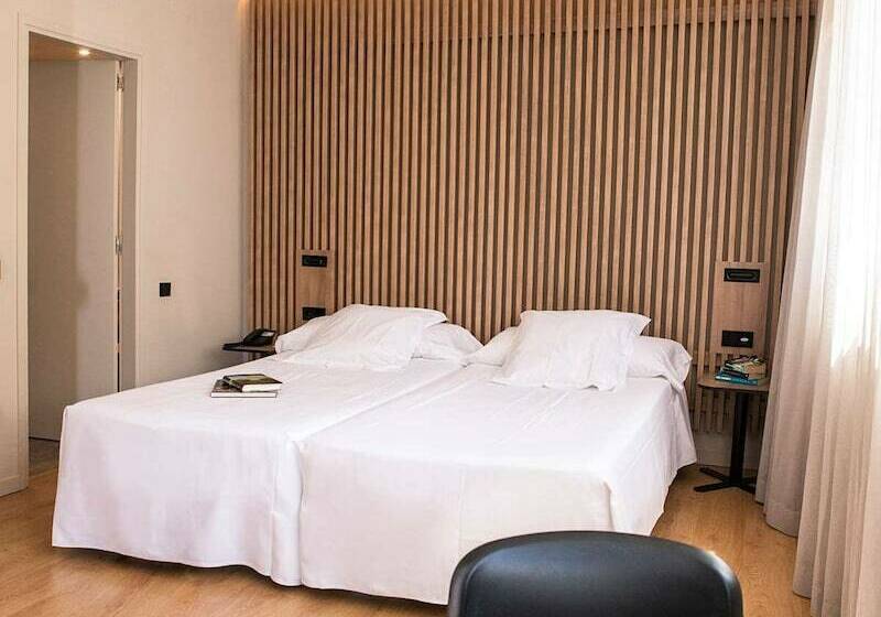 اتاق پرمیوم, Aparthotel Atenea Barcelona