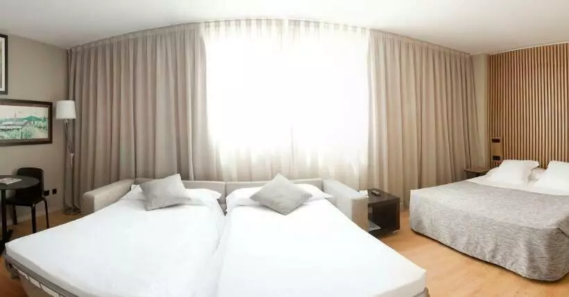 اتاق استاندارد چهار تخته, Aparthotel Atenea Barcelona
