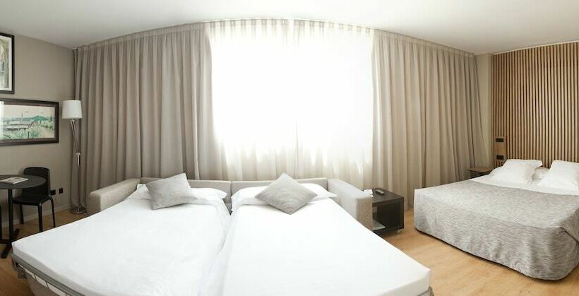 اتاق استاندارد چهار تخته, Aparthotel Atenea Barcelona