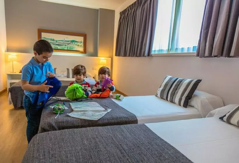 اتاق استاندارد چهار تخته, Aparthotel Atenea Barcelona