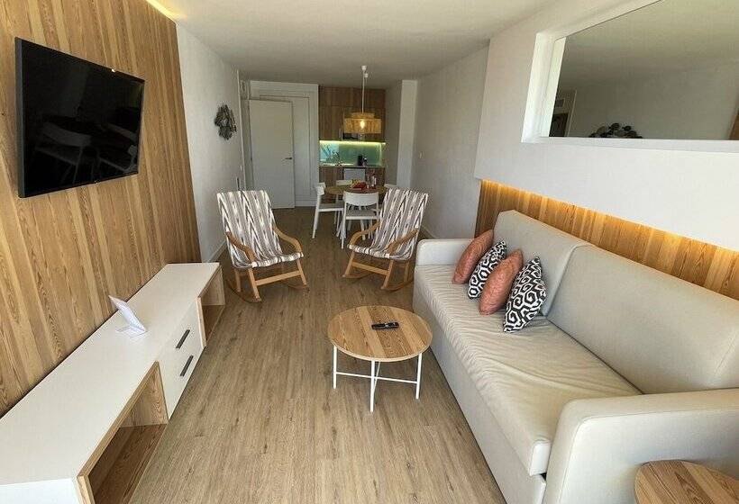 オーシャンビューの１ベッドルームデラックスアパート, Aparthotel Ponent Mar