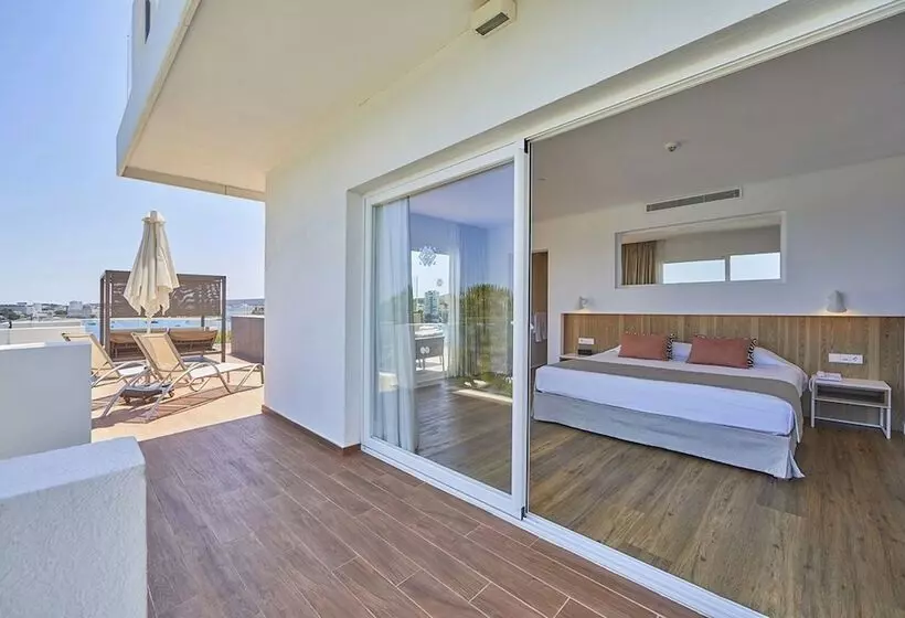 Junior Suite amb Piscina, Aparthotel Ponent Mar