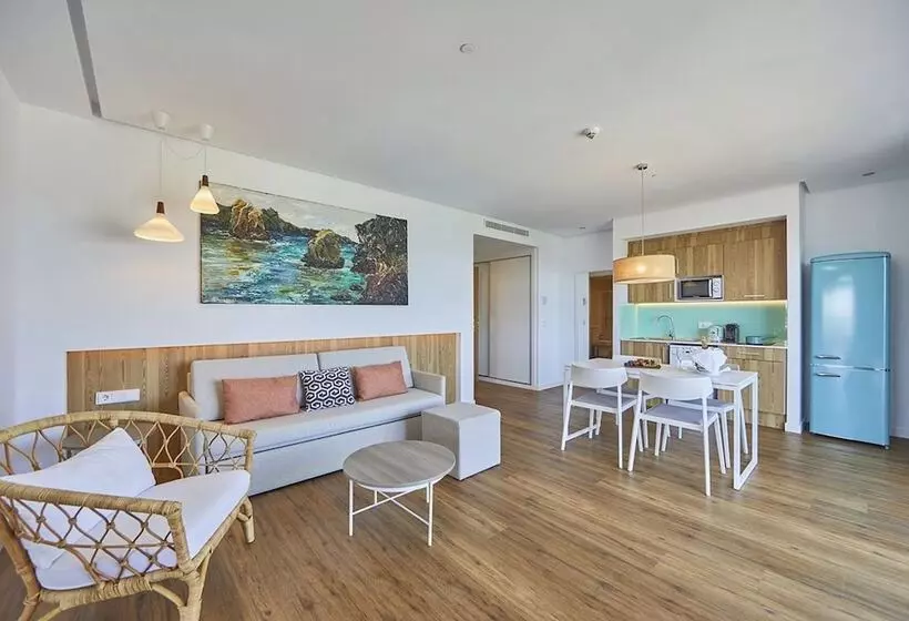 Junior Suite amb Piscina, Aparthotel Ponent Mar