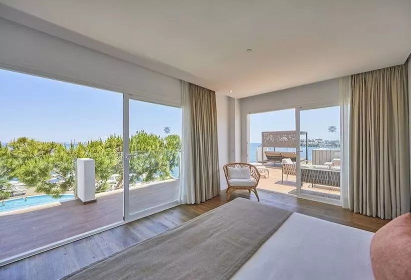 Junior Suite amb Piscina, Aparthotel Ponent Mar