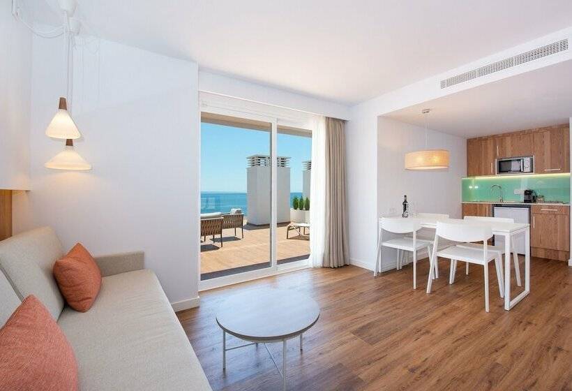 オーシャンビューの１ベッドルームデラックスアパート, Aparthotel Ponent Mar