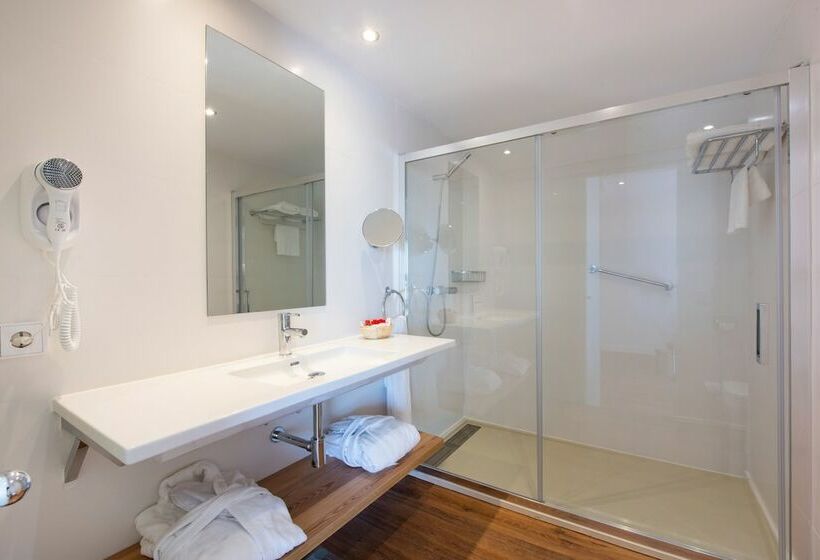 オーシャンビューの１ベッドルームデラックスアパート, Aparthotel Ponent Mar