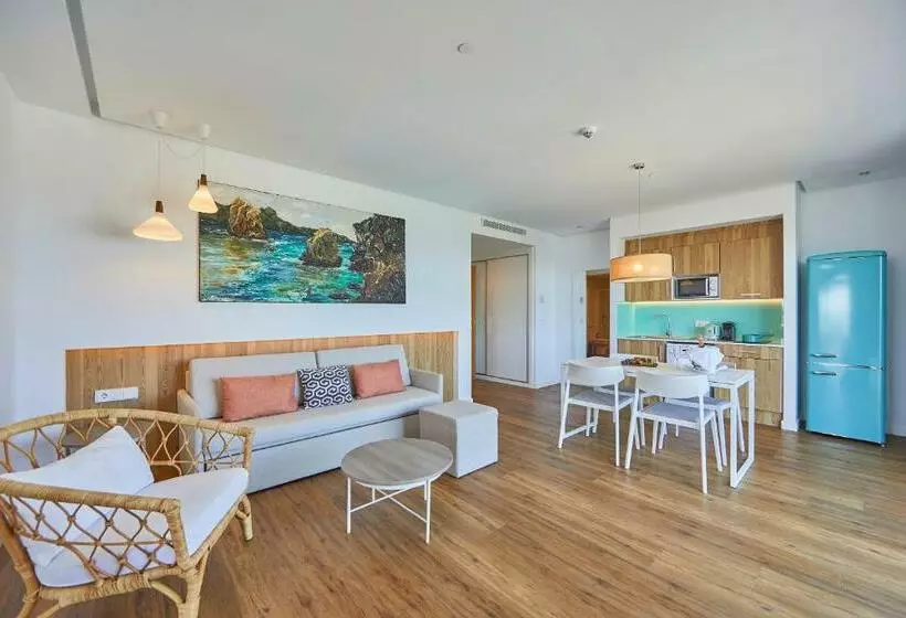Junior Suite amb Piscina, Aparthotel Ponent Mar