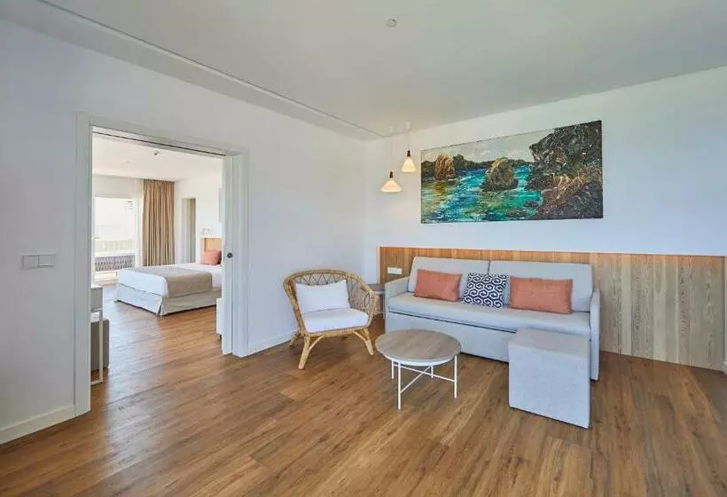 Junior Suite amb Piscina, Aparthotel Ponent Mar