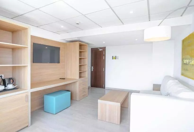 سوئیت جونیور با چشم‌انداز کوهستان, Bahía De Alcudia Hotel & Spa