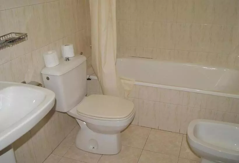 Standard Neljän Hengen Huone, Hostal Hermanos Gutierrez