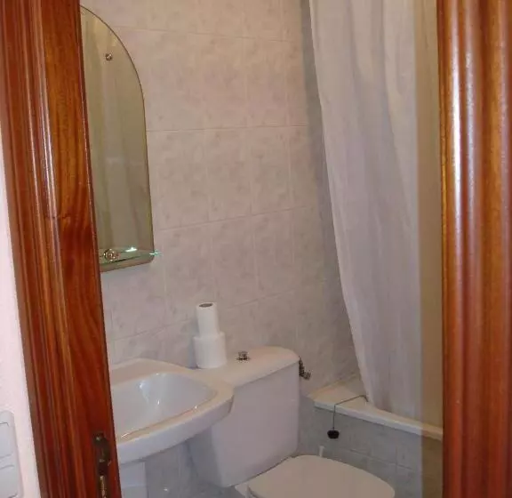 Standard Neljän Hengen Huone, Hostal Hermanos Gutierrez
