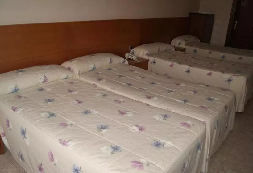 Standard Neljän Hengen Huone, Hostal Hermanos Gutierrez