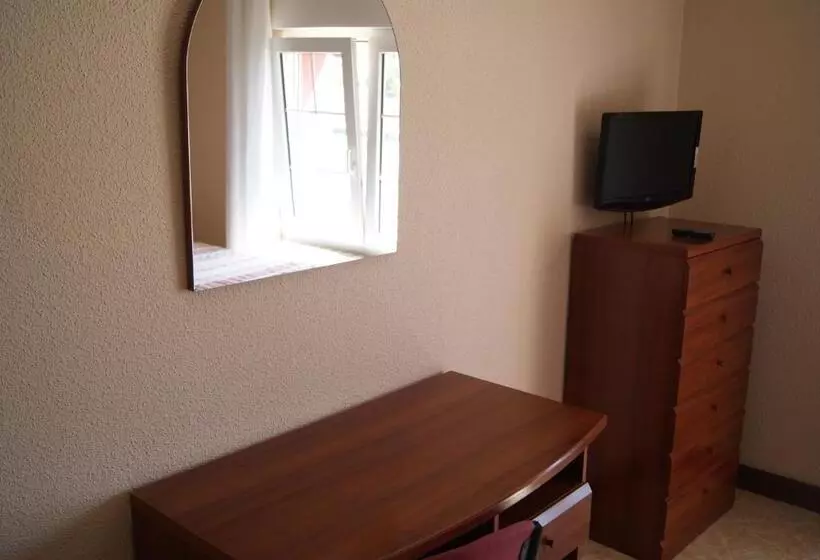 Perhehuone, Hostal Hermanos Gutierrez