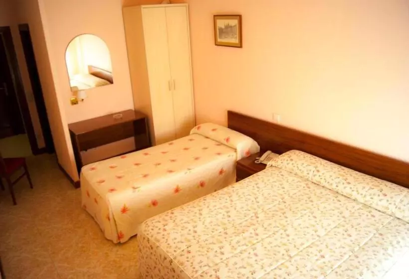 Perhehuone, Hostal Hermanos Gutierrez
