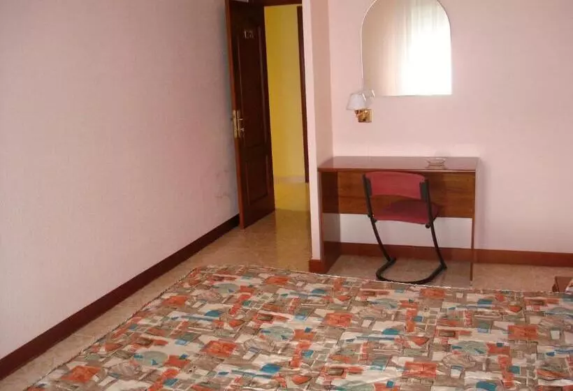 Perhehuone, Hostal Hermanos Gutierrez