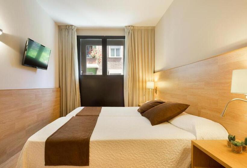 اتاق استاندارد سه نفره, Acta Azul Barcelona