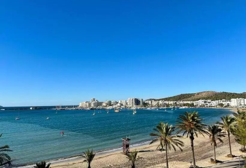 اتاق استاندارد با چشم‌انداز دریا, Arenal