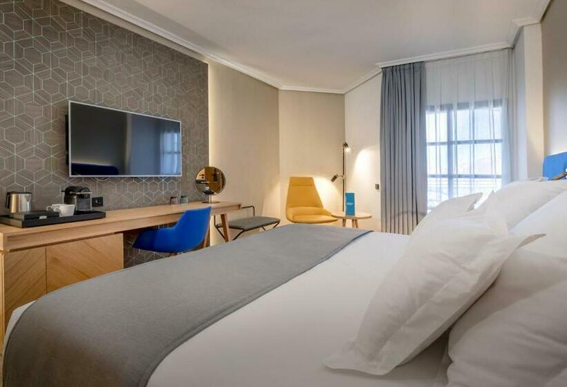 اتاق پرمیوم, Barcelo  Caceres V Centenario