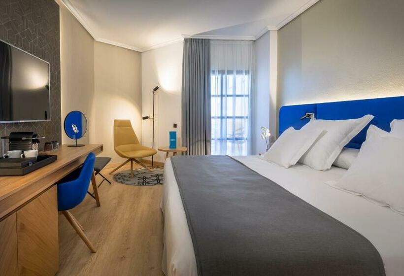 اتاق پرمیوم, Barcelo  Caceres V Centenario