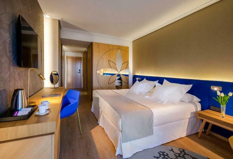 اتاق خانوادگی, Barcelo  Caceres V Centenario