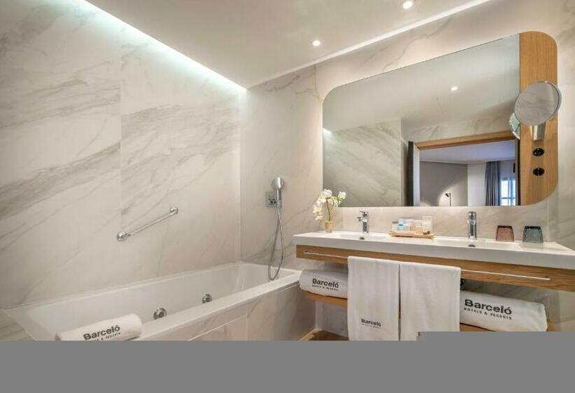 اتاق خانوادگی, Barcelo  Caceres V Centenario